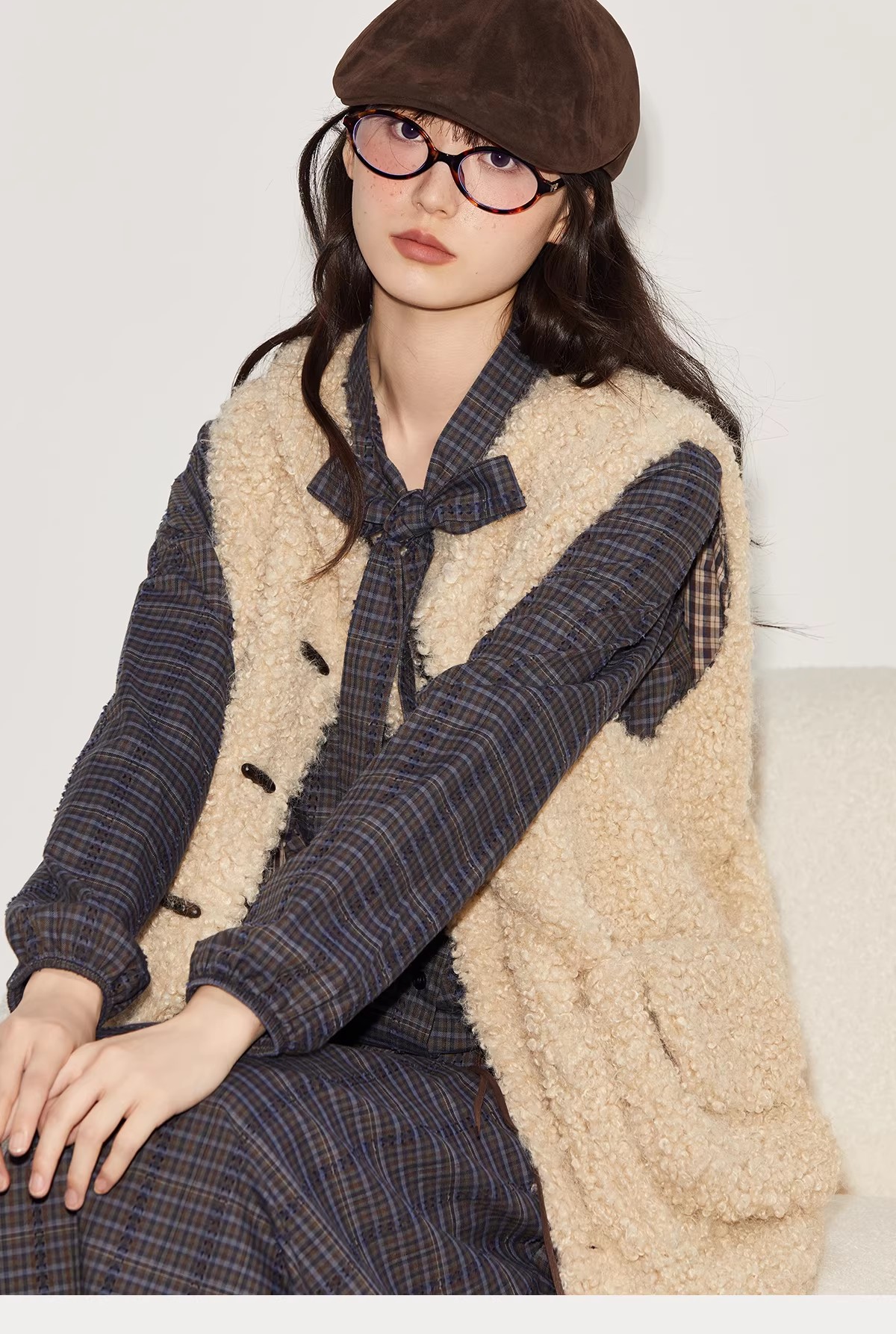 Retro, casual faux cashmere round-neck thermal vest, slung bag