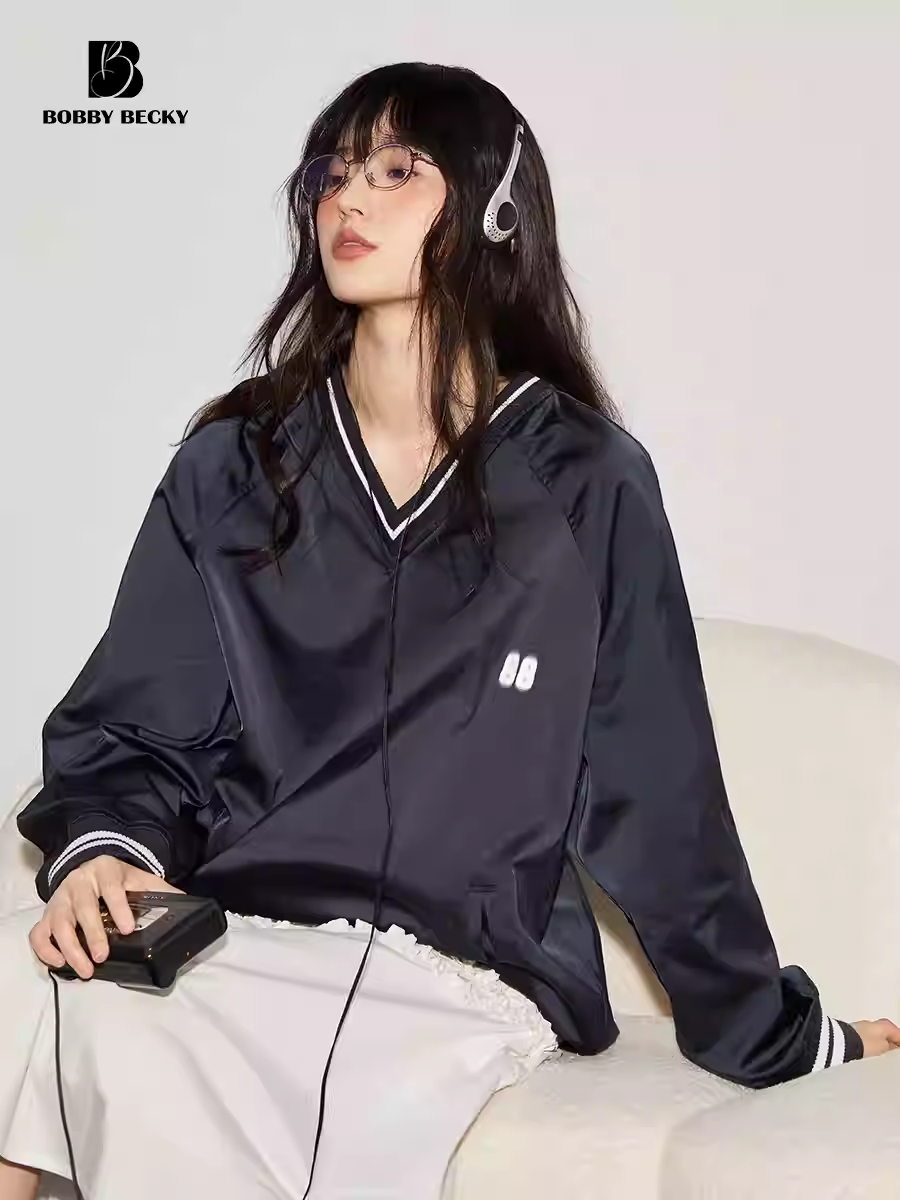 American vintage baseball jacket, ballet-style sportswear, girly look, Blokette Grikk